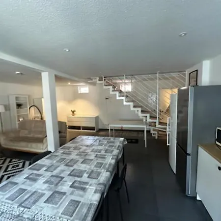 Grosse, Moderne Monteurwohnung Ab 6 Personen Apartament Munzingen
